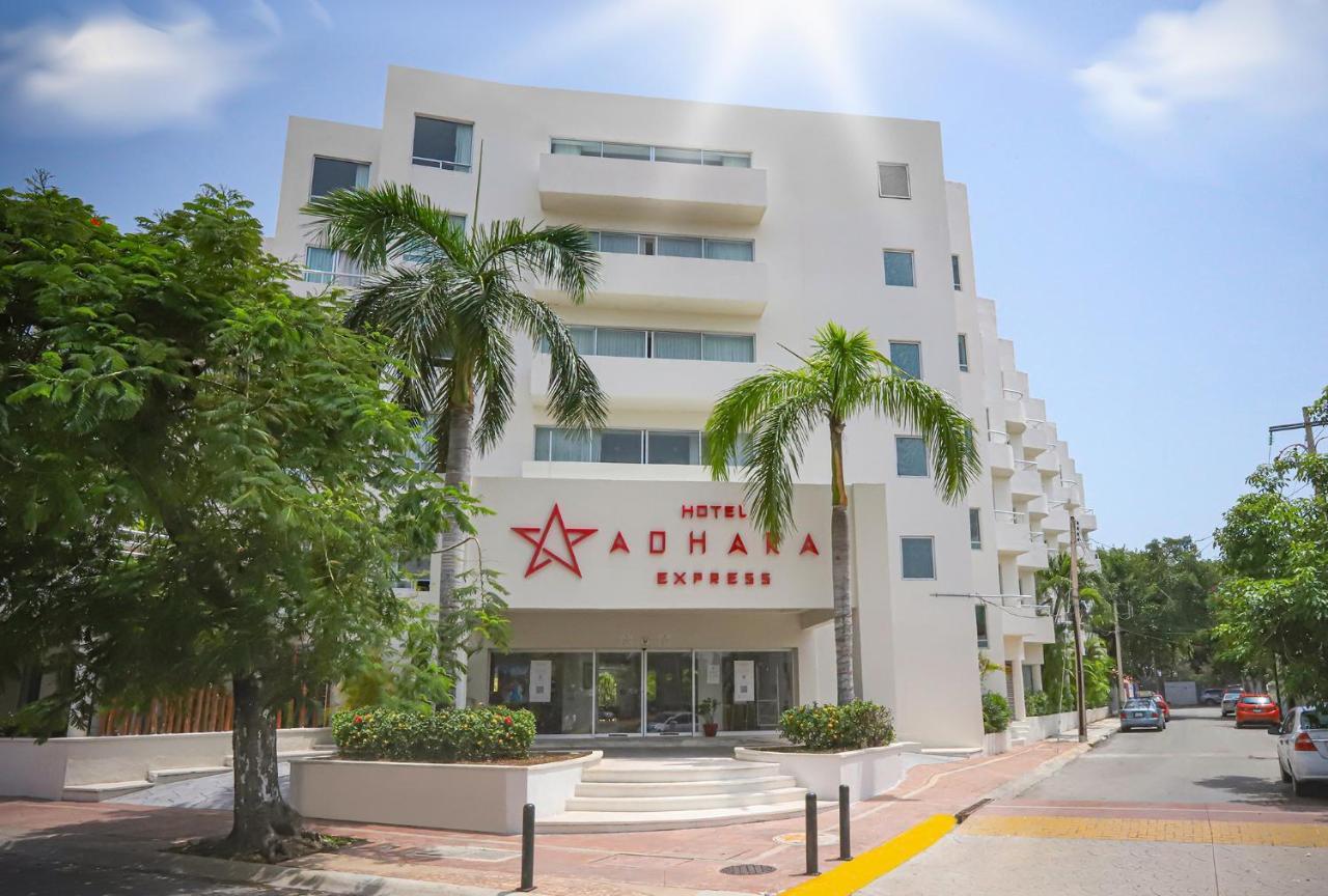 Adhara Express Hotel Cancún Eksteriør billede