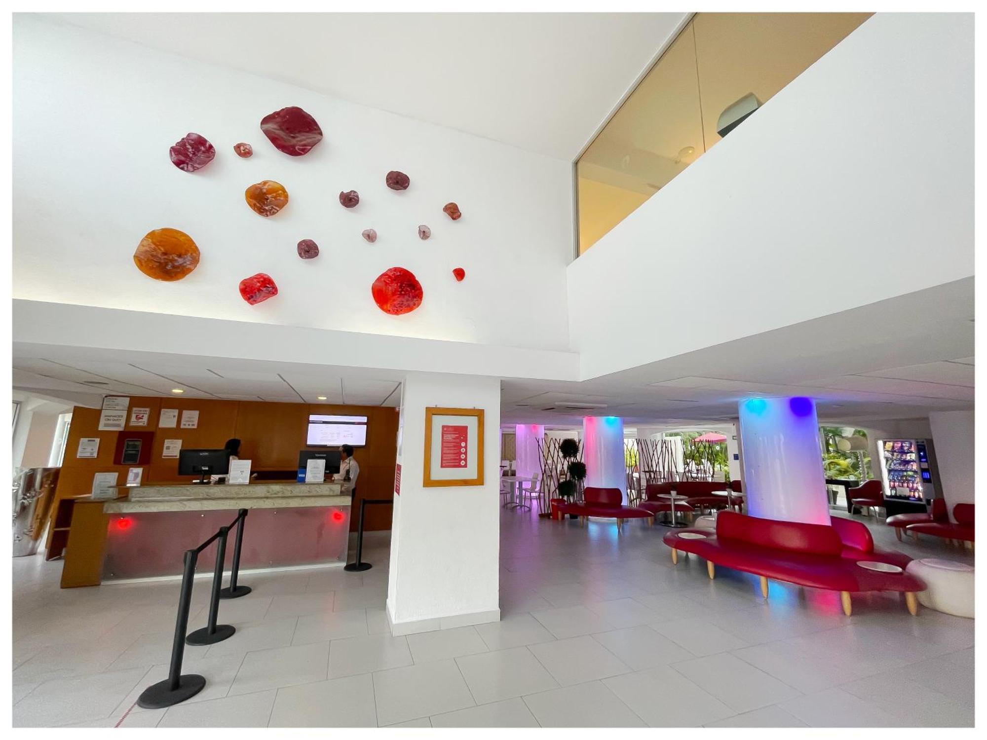 Adhara Express Hotel Cancún Eksteriør billede